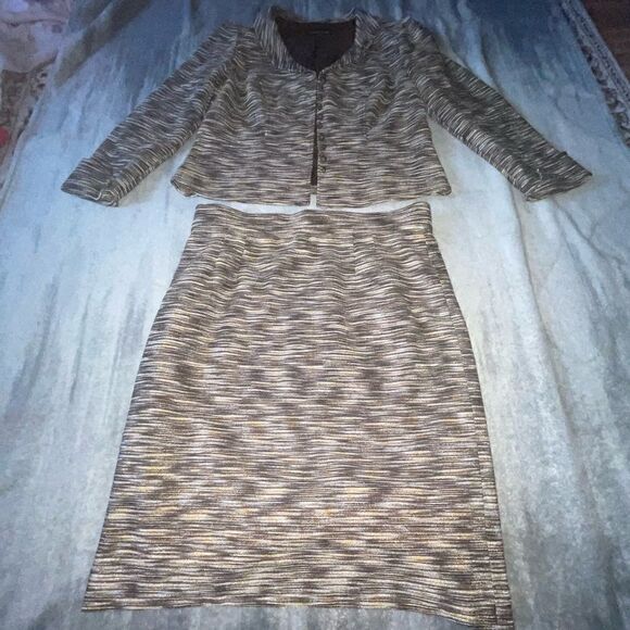 isabel & nina 2 Piece Suit - Picture 2 of 16